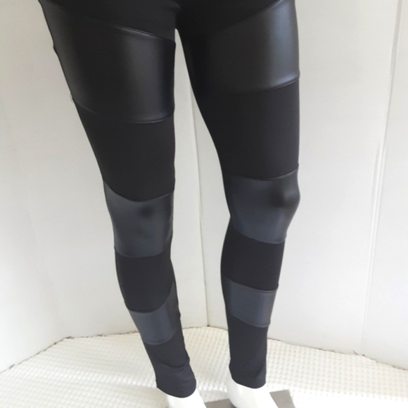 NEW ZANZEA STREETWEAR FAUX LEATHER BANDAGE STRIP LEGGINGS SZ S - Picture 3 of 7